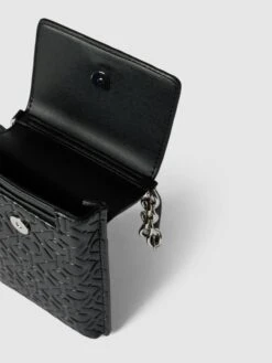 CK Calvin Klein Smartphone-Hülle Mit Allover-Logo Modell 'EMBOS' - Schwarz -Guesi Bekleidung Geschaft 60qk2i2gah4kecqmah14eli5apajik9k70ql2l9g8t7kid2ga0o48ia66takqe2da99l4ji6854kscam8h3j0e9n6gojidj174p3ie1kcdj3iohp65j66ohi74o6cdhlc8p3gc0