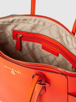 MICHAEL Michael Kors Tote Bag Aus Echtem Leder Modell 'MARILYN' - Koralle -Guesi Bekleidung Geschaft 61442i9map54skpp6p43ic1p9kol2cq38p5j2d2kago3icib8gp30di688p4ai2f8kq44k2fa0oksca674o6cdpl6lhm2dhncdhmcd1k6gpj2ob16kp3gdr6c9hj8e1l6hi6ac8