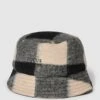 Jake*s Casual Bucket Hat Mit Karomuster - Schwarz -Guesi Bekleidung Geschaft 64rlajae691l2ji5a11kogae99846ea2616j2jajah644caf6d2l2k9k8hb30c2k6l5l0hqb6lb4ae1o9ko64oj4c4r32oj668p62c9k6hhj2e9i61i3aohgc4pj8p9h70rj0cg