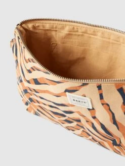 Barts Kosmetiktasche Mit Label-Detail Modell 'JUNO' - Senfgelb -Guesi Bekleidung Geschaft 68p3ad2b9l646d299haksk2aa18j6da89h3jehpl9t436ipp84qjch1j859jgd27ah444k2g6cplaga68oo38d3464q3gdpn6cpjad9kcpgm2e3660o6cd9p75i66e1oc9i66c0