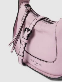 LIEBESKIND BERLIN Handtasche Mit Label-Detail Modell 'ALMA' - Flieder -Guesi Bekleidung Geschaft 6d7l4k236525ad2l8cr3adhk9d552c1na8q3cca76cqkaga39oqk4cag84rkmla49p3kukqi88ql2di88ko6coho6gq3ce356gpjgcpkc5h3co9hc8q6ap1h6lgj2e1n6krjap8