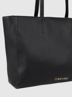 CK Calvin Klein Shopper Mit Label-Applikationen Modell 'MUST' - Schwarz -Guesi Bekleidung Geschaft 6dal6cpm6d84ckqh6p548jib7114ad23757j2d9l84skaipn84qk4ghk8krj4jhma183ij1n996jihijako3edpg74s3adpjcdhj8cpkc4rjgo9hcgsjccr1cor3ec1m60oj4c0