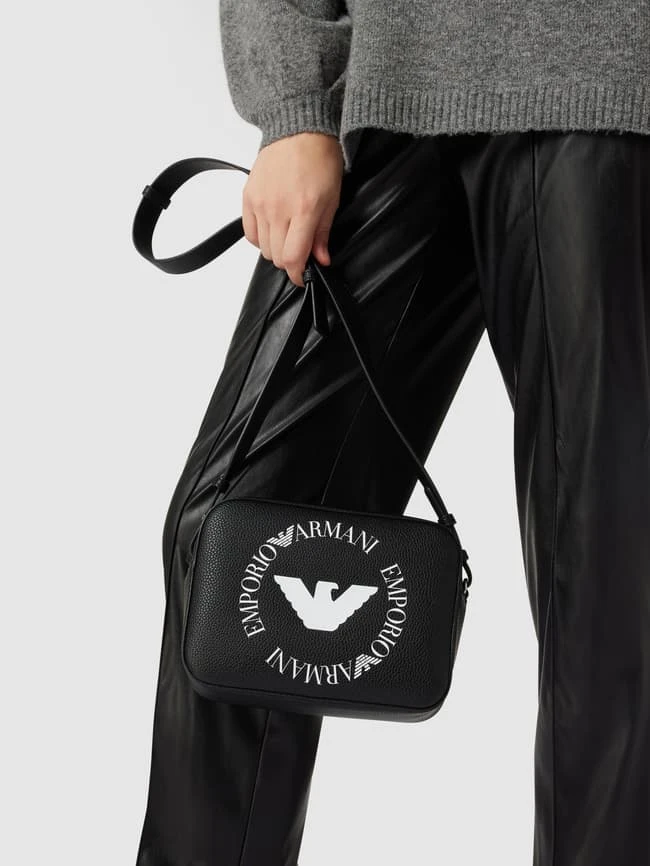 Emporio Armani Umhängetasche In Leder-Optik - Schwarz 3 Emporio Armani Umhängetasche In Leder-Optik - Schwarz