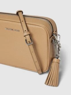 MICHAEL Michael Kors Umhängetasche Mit Label-Applikation - Camel -Guesi Bekleidung Geschaft 6h248kqa8h956cag6h0kecqc6964si2475a54dqaad652h1j9d3kccaa713kic1n74q44da890r32i25953maopk6oq34cj6c8sj8d9kcdijie9pckp32e336ks3gd9n75j3ic8