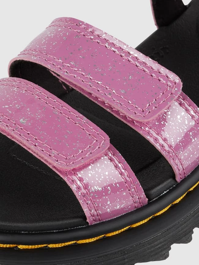 Dr. Martens Sandalen In Lack-Optik Modell 'Klaire' - Pink 4 Dr. Martens Sandalen In Lack-Optik Modell 'Klaire' - Pink – Bild 2