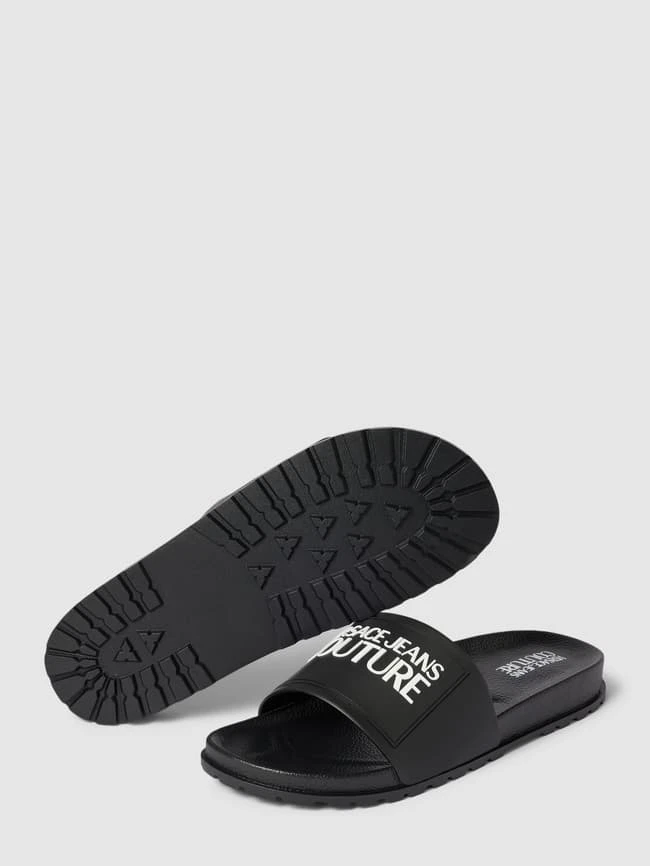 Versace Jeans Couture Slides Mit Label-Detail Modell 'FONDO' - Schwarz 6 Versace Jeans Couture Slides Mit Label-Detail Modell 'FONDO' - Schwarz – Bild 4