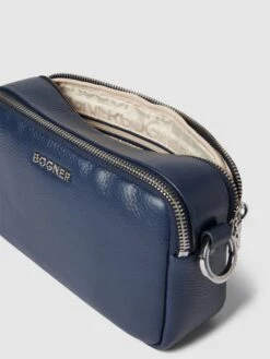 BOGNER Umhängetasche Mit Label-Detail Modell 'AVY' - Dunkelblau -Guesi Bekleidung Geschaft 6l1kshig6cs4mg9j9kq3ehi39d74cjpj9p44iji18cqkugpia10k4jqi655j8h2h9t63ajac611k4gplako3adhlcdj68phkckpjadpk60qj4e9gc4pm8chpcgr6ccb56oqmaog