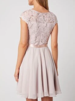 Swing Cocktailkleid Aus Floraler Spitze Und Chiffon - Rosa -Guesi Bekleidung Geschaft 6l8jcha36co30ihm6d8j2gaaad0jgcpk61634h9i8h9jcgic955l0g9o9lb46la48gpjik2695a4me1oad3j4opgcosjgd1l6hj62chkcgq32e9hchhj4ob6cgp3gp1l64pjge0