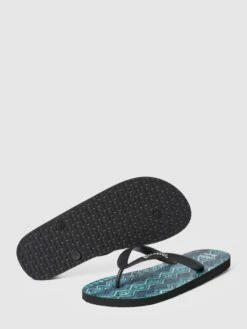 Billabong Zehentrenner Mit Allover-Muster Modell 'TIDES' - Ozean Blau -Guesi Bekleidung Geschaft 6p54ek9p956l6ci29d1ksk9pap8jela18oqj6k2e8l5l4ci664o42cho70sj2dqk6p35ce2f712jahie84o32p9p69gm4c9h6dhj2opkc4r32e3170om4e9n65ijce9o60qj6p8