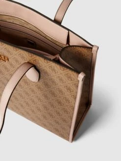 Guess Tote Bag Mit Allover-Logo - Rosé -Guesi Bekleidung Geschaft 6p84ici1akr56i299t632lhi6p3laha99154adi79cq30jam8kok2ghnap6k8k2d9h84kipi6l54kcqm9h3j8e9l6gqj6dhm64qmcd1k6hj32oho70qj8d1kcgo38e1i6ssj0p0