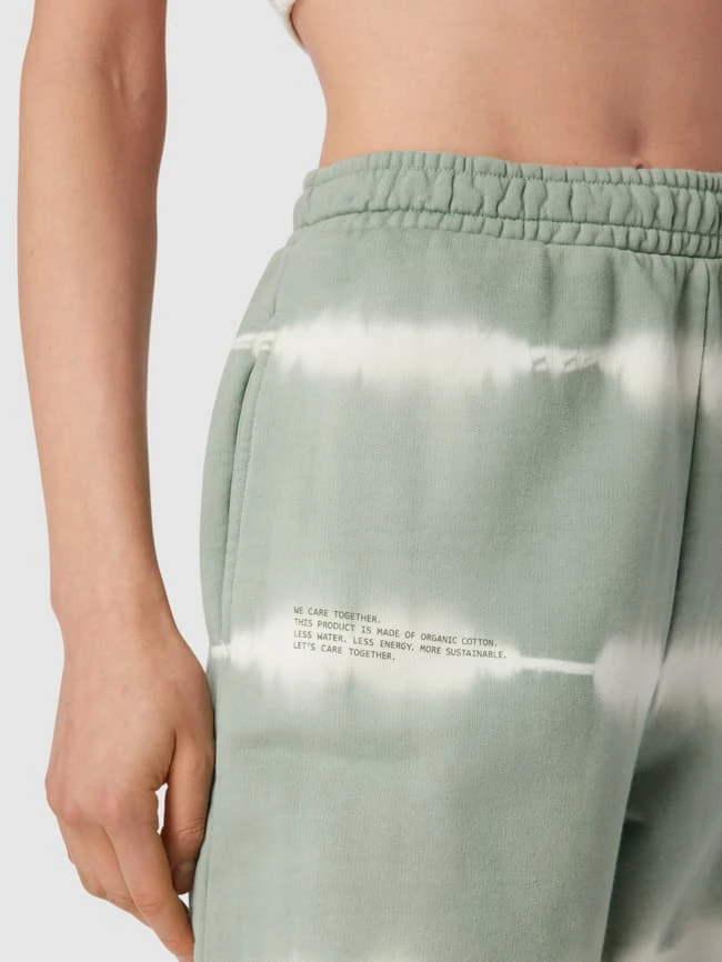 Jake*s Casual Sweathose In Batik-Optik - Olivgrün 5 Jake*s Casual Sweathose In Batik-Optik - Olivgrün – Bild 3