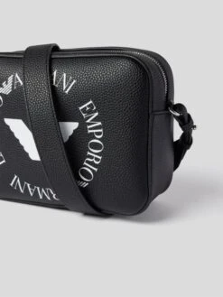 Emporio Armani Umhängetasche In Leder-Optik - Schwarz 9 Emporio Armani Umhängetasche In Leder-Optik - Schwarz -Guesi Bekleidung Geschaft 6t456ii76544ge9h8sq4ckicada4mk2m6p5jidqf6l3l0e1k68q4kha66co3gdqa99834dpi9kpkeka9893j0o9m6oo38cpjc9i66p9k6lhj8o9mcdi3gpb26sqm4or2cph64pg