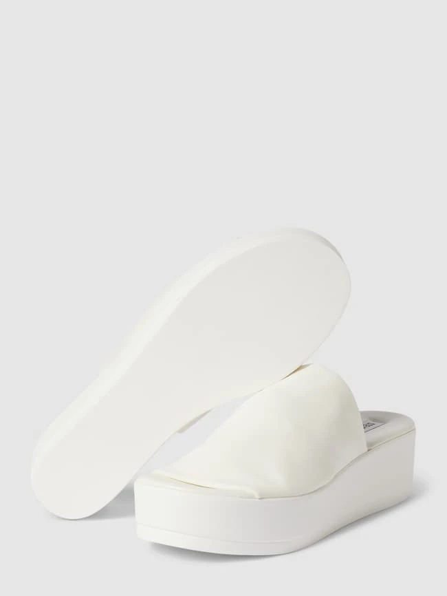 Steve Madden Pantoletten Mit Plateausohle Modell 'SLINKY' - Offwhite 6 Steve Madden Pantoletten Mit Plateausohle Modell 'SLINKY' - Offwhite – Bild 4