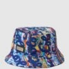 CARLO COLUCCI Reversible Bucket Hat Mit Allover-Muster - Royalblau -Guesi Bekleidung Geschaft 7164ckq78lb4iha6a4s38k25a0o4cdi48t33akih89348iqc8d134j2475838cii98rl6h1l60s42dada4o3edhlccp6copm6li3gopk64p6ae1g6kpj2dhi6oqj0pb6c5j62p8
