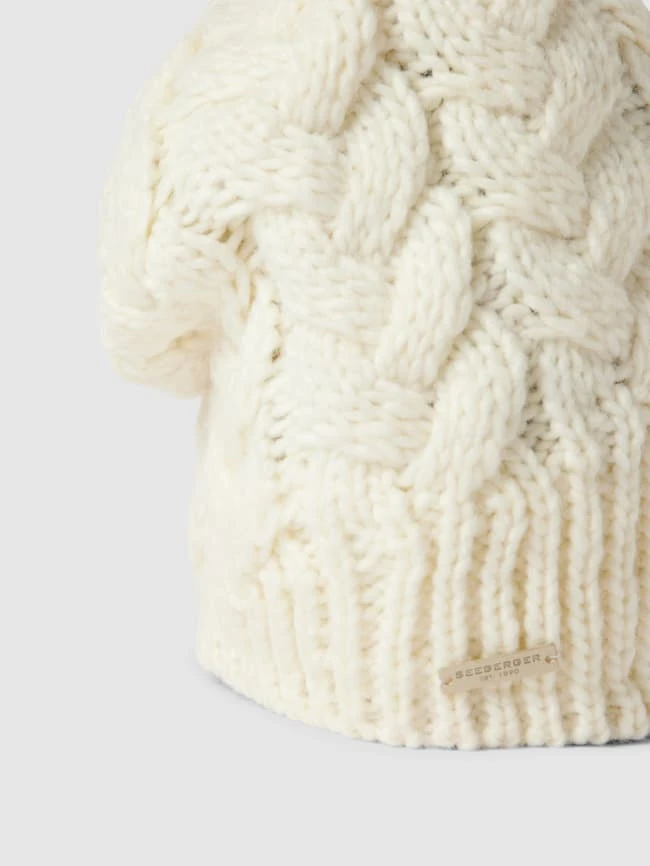 Seeberger Beanie Mit Zopfmuster Modell 'Beanie Mit Zopfstrickmuster' - Offwhite 4 Seeberger Beanie Mit Zopfmuster Modell 'Beanie Mit Zopfstrickmuster' - Offwhite – Bild 2