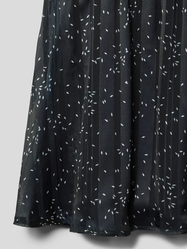 Happy Girls Kleid Mit Plisseefalten - Schwarz 4 Happy Girls Kleid Mit Plisseefalten - Schwarz – Bild 2