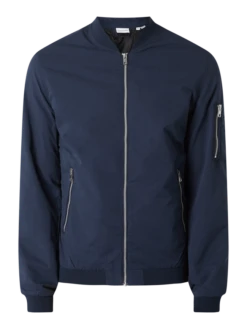 Jack & Jones Bomber Mit Reißverschlusstaschen Modell 'Erusch' - Dunkelblau -Guesi Bekleidung Geschaft 7524uja7ad74mda999a54ia3ap736c2b6d5kudia74q50l2a9d2kqd2a6983eh1o9p2kgdq59csj4ci99so38e346sp36dpo6ss6adpk60pj4e1nc9j6ad9gckpjgcj2cpj3iog