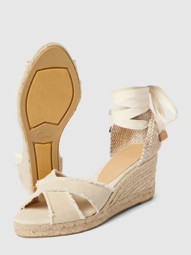 Castañer Wedges Mit Ausgefranstem Saum Modell 'BLUMA' - Offwhite 7 Castañer Wedges Mit Ausgefranstem Saum Modell 'BLUMA' - Offwhite – Bild 5