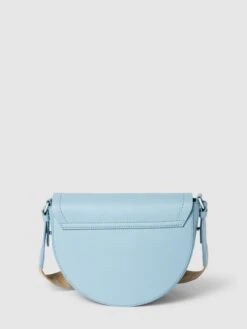 Coccinelle Saddle Bag Mit Label-Detail Modell 'BLAIRE' - Hellblau -Guesi Bekleidung Geschaft 75548i9i6so4elii910kce29acoj2ghp8954cji4895jagifa4s48jam89a56dqk8l84gjq96cpj8lhl90o6ad9j70o38phh70o3ac1k6oq3aeb6c9gjad1n6phjeeb6cko3aco