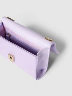 VALENTINO BAGS Umhängetasche Mit Label-Details Modell 'DIVINA' - Flieder -Guesi Bekleidung Geschaft 7564ue2hala5adho9p9kie2d6hb46h25a0r3gl258533ikq16l442eal6p95ccqiagqkqj22ap534d9g9co62or6c9i36cpp69j34cpk6gr3ce1jcph38o9g6spm6e9k64q3ic8