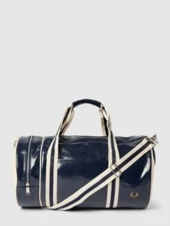 Fred Perry Duffel Bag In Leder-Optik Modell 'CLASSIC' - Marineblau -Guesi Bekleidung Geschaft 756kaca4a58k6h246kq3ec9l69alccq67574qhif6l744ii5a8o36haf65848chn6oq48ia36sokkl2f8oo32dhhckpjedpmckp30p1k6thmae35cgsm8or56gpjephm69gjec8