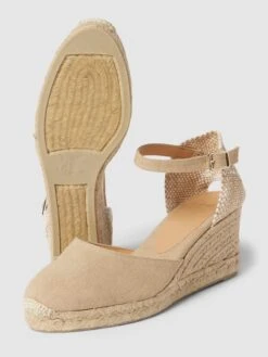 Castañer Wedges Mit Dornschließe Modell 'CAROL' - Sand -Guesi Bekleidung Geschaft 7594kgaaacp3ajiia19l4ha888q5aci560rksj9h9d24sl9p8p8k8kq665b4ahab6545adqb9sr3gcak6l3jccr5cor68pb56opjie1kc4qj4ohkc8rjcdj5c5i36cr66so34d0