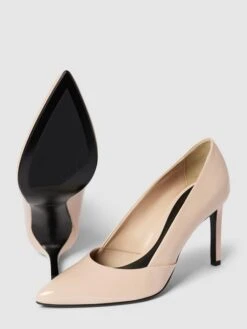 CK Calvin Klein Pumps In Glänzender Optik - Offwhite -Guesi Bekleidung Geschaft 75akggii8os4iha98ss4mh9j859jikqkah93ak22a16j0ha1615jae9la564gcam8994gda88kpjigqg8h3m6ob161i64e32cksj4ohkcpgj2ob1chi32d1g74rm4cb6c8o3go8
