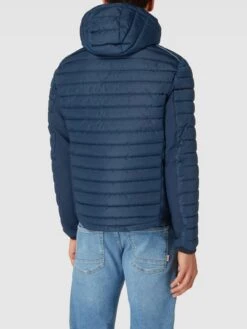 MCNEAL Steppjacke Mit Label-Patch - Marineblau -Guesi Bekleidung Geschaft 852j6d1o8h9j2jpmad654hil61430d249t44eda78h9lce9j91452cai9krl2ghl64r4egaa8t0l8ea79so68db670rjgdpjcpgjgc9kc5i66e9kc8qj4opm60r38pb5cormcd8