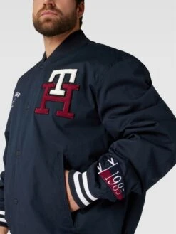 Tommy Hilfiger Big & Tall PLUS SIZE College-Jacke Mit Label-Stitching - Marineblau 9 Tommy Hilfiger Big & Tall PLUS SIZE College-Jacke Mit Label-Stitching - Marineblau -Guesi Bekleidung Geschaft 854jckql74s4mhhhad454gab9cskshab64sjed9lagp4qi2k6d24uiqg913jila2a9akeh9h6ha4ql9g8l3jgchocpgjcoj5cdi30e1k64r38ohl68omad9n6kpj0d9j6srmapg