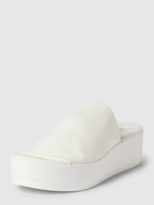Steve Madden Pantoletten Mit Plateausohle Modell 'SLINKY' - Offwhite 4 Steve Madden Pantoletten Mit Plateausohle Modell 'SLINKY' - Offwhite – Bild 2