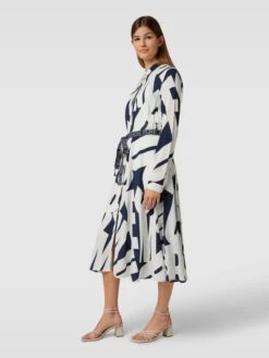 Emily Van Den Bergh Hemdblusenkleid Mit Bindegürtel Modell 'Letter' - Schwarz