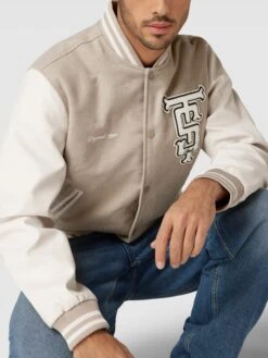 Jack & Jones College-Jacke Mit Label-Detail - Beige -Guesi Bekleidung Geschaft 88okgl1laos36jq374okugil9l244h226spl4d9l899l6kql8h4jedigal0j0j2684q36di8696kejpn8co6coj26oom2p1pcdim4opk60qmcoj3c4o3gcpgcos32p366lgj0dg