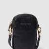 VALENTINO BAGS Handytasche Mit Allover-Logo Modell 'RELAX' - Schwarz -Guesi Bekleidung Geschaft 89338dq39kq4qg9oap748ja68h5jckij8p2j8iph9d0lajij8spk6ca6aks3ad2165ak2hhl713k6la78go3gp33c5gm8cpgcos34c1k6coj6o9h75gj2e1gchhmcdpj6tj3ioo