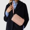 CK Calvin Klein Umhängetasche Mit Label-Applikation - Rosé -Guesi Bekleidung Geschaft 894j2j1k9da3cj2h9d94ahic8gok4hqdap6kelhp90pj2e2m6cok4h2h8d5kch28910l2k1n9h44kia99l3j6c9i64o3ae1p64p38cpkckq68ob5cdij0dpg70p3eor1ckq32o8