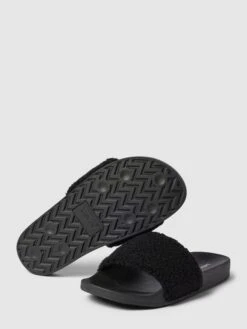 Levi’s® Acc. Slides Mit Teddyfell Modell 'SHERPA' - Schwarz -Guesi Bekleidung Geschaft 8h0k2l2h9go3icqc9so4gi1m9h4kcdij9sr48d2l9pakak2598q5ah2k9d54mhaha8o4el2a8go4qjplaoo3cchg65h66ob674o3ie1k6oq38e1jc9i3eohpc8s30p3670rj4e8
