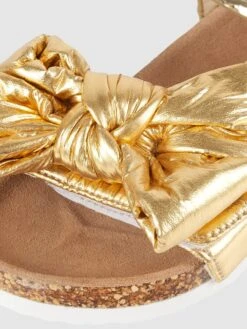 Colors Of California Sandalen Mit Zierschleife - Gold 7 Colors Of California Sandalen Mit Zierschleife - Gold -Guesi Bekleidung Geschaft 8h74cj2l9l1kahqf91844c2i6d54ihaf91alchi9854jcl279t5j0d288h63ejpi8h8jadpl8l4j0hac9h3j2dj2coqjaor2chj68ohk6pj36ob1c5h66opk64qjgphncgoj2co