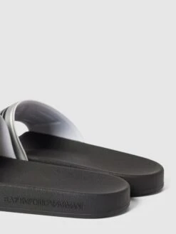 EA7 Emporio Armani Slides Mit Label-Details Modell 'SEA WORLD VISIBI' - Silber -Guesi Bekleidung Geschaft 8h8j2gq78d346d2i60oj8k9i8h24qkq599252kid99432chi6h0kaiho8594ula66ssl2cqe8tb46dam8oo3ccr261i6copl69ijcd1k6tijee326sqm4c9g74o36chgcgsj8d8