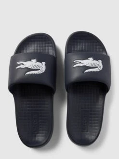 Lacoste Slides Mit Label-Details Modell 'Croco' - Dunkelblau -Guesi Bekleidung Geschaft 8l0kokaja4q4kk218oplakig9l0jgc1l6l83ie9n89al6ea29ta4ol21a1242h2ca0o4mk2e8p530c2fa8o32cr6c8r62e1o6dhm8p1k6sq3eo9h6krmcd9j6gr3cdb168omaco