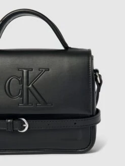 Calvin Klein Jeans Umhängetasche Mit Label-Prägung - Schwarz -Guesi Bekleidung Geschaft 8l4k2kij6d8kadi18or4aj9l9or54caa6cp44cab9953ge9g6pb4mhae9cq42ihn610k6cq191b54caia4o68db261gm2chmc8s30dhk74o3ee9k65ij4d1icgsm6opk6oo34d0