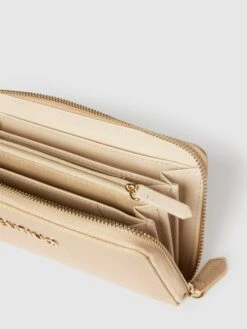 VALENTINO BAGS Portemonnaie Mit Label-Detail Modell 'Divina' - Gold -Guesi Bekleidung Geschaft 8l548l2i9h7lak2274s4aj1l995ksh9i8h6kajhka52l4ea59cq4gjib6gs3ai1k61150kpm6l9jghph653jap1mccs30d1o74oj6o9k68rjce9pccr30oj565ijichj61i3ac0