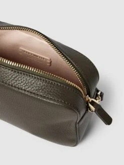 Coccinelle Umhängetasche Mit Label-Print Modell 'TEBE' - Olivgrün -Guesi Bekleidung Geschaft 8l64miia88ql8chl6or4egqi8spkaj9mah6jee238t144hq99sokuj2485754hpl9p936ci1a4r4ic1j6so3gphncpj30phkcoo36dhk6gr3ee3468o64phm6gqjic1gc5j3gd8