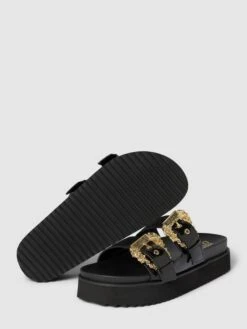 Versace Jeans Couture Sandalen Mit Plateau-Sohle Modell 'ARIZONA' - Schwarz -Guesi Bekleidung Geschaft 8l9kcl2199b3cjid70oksk278l84uha2959kohph9opl0ha2a97jah229co4gkpm6kqkkiia911jci1i6l3j6d1m6hj3ge1i74o6achk60r3eob56osm2phm69hjcdhlcor3ico