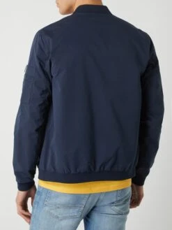 Jack & Jones Bomber Mit Reißverschlusstaschen Modell 'Erusch' - Dunkelblau -Guesi Bekleidung Geschaft 8oo3ajppa514kki96cpkuhi79pak2i249d25ai1h6h64mc2k9524chhn8cr3ikq36p0kijqfacskmjqj8p3m4d9n6oo3ccb2c4sj4d1kcpgj4eb174r66d3368sj4d35cgq3io8
