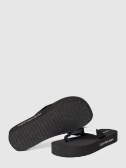 Calvin Klein Jeans Zehentrenner Mit Label-Details Modell 'FLATFORM' - Schwarz -Guesi Bekleidung Geschaft 8orl6ea36p0kih2ja12k2cq16p44ogpl9p64qii3a94jai9h64ol6eai8sqj4lal612kcla7654k8i2aaoo34chkcgqmaphnc9im8d9k75imao9k65i34cj4c4r6apb6ccsj4og