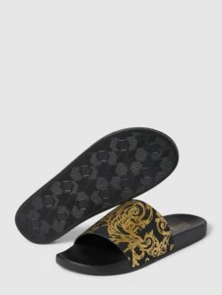Versace Jeans Couture Slides Mit Label-Detail Modell 'FONDO' - Schwarz -Guesi Bekleidung Geschaft 8p7kuea28tal6d2d8d2l0jq46csjaga9a13j2c9o8l7kaiq19t834hqh8t9j4ka29d9l8c1pa5446jqf8co3go9i6kpm4eb26cr3eopk70o34oj26dhjad1i6th32dj475i64e8
