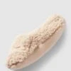Jake*s Casual Hausschuhe In Teddyfell-Optik - Sand 2 Jake*s Casual Hausschuhe In Teddyfell-Optik - Sand -Guesi Bekleidung Geschaft 8t54kipiah14mh9h90p4iji49t84cdiea13kgi238514chila0q4ciij6sp4ik258hb4igqh9h6j4iqg6co36cpg6hi3cc1jcksj4chk68q68e9i60pj4cb56tj3ge1hc5gj0p8
