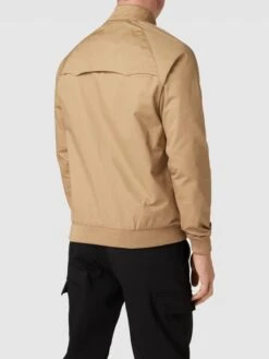 Ben Sherman Jacke Mit Label-Stitching Modell 'SIGNATURE HARRINGTON' - Sand -Guesi Bekleidung Geschaft 90s50jq9991kchi16d24oe2868ojagqd9t64iiph8cr4oiq864qjed9g9p3j4ipl6113cja5754k4cpl60o3ec1kcor3aopp6dij4c1kcor3ee1j6dgj8e9n70rm6cpp61ij8p8