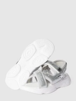 Guess Sandalen Mit Label-Print Modell 'MURIEL' - Silber 9 Guess Sandalen Mit Label-Print Modell 'MURIEL' - Silber -Guesi Bekleidung Geschaft 91a44hqc995l4kaa8kr42iqi8so50ga66gq44k2la9b5aca9ah5kkli26164mc1n61a4iiq295536dq5753jgopgc4p38ohh71gjaopk6kojeohj64qm4e9ic5im4c9kccs68o8