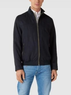 Bugatti Jacke Mit Label-Details - Marineblau 10 Bugatti Jacke Mit Label-Details - Marineblau -Guesi Bekleidung Geschaft 9513ak29a8okcd2k6h1kkdamap64udibap934d1ga183cj229h83gjii88ok2jq56h4kqdai9t14oihm653m8d1ocphj6p1n74oj6dpk6go30ohj6lh38e1gclh30dr1c9h3ge0