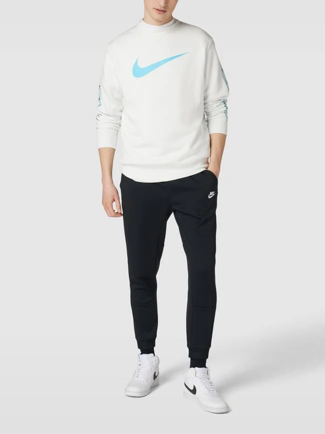 Nike Sweatshirt Mit Rundhalsausschnitt Modell 'REPEAT' - Weiß 3 Nike Sweatshirt Mit Rundhalsausschnitt Modell 'REPEAT' - Weiß
